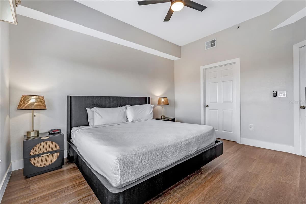 8601 WORLDQUEST BOULEVARD — photo 19 of 33