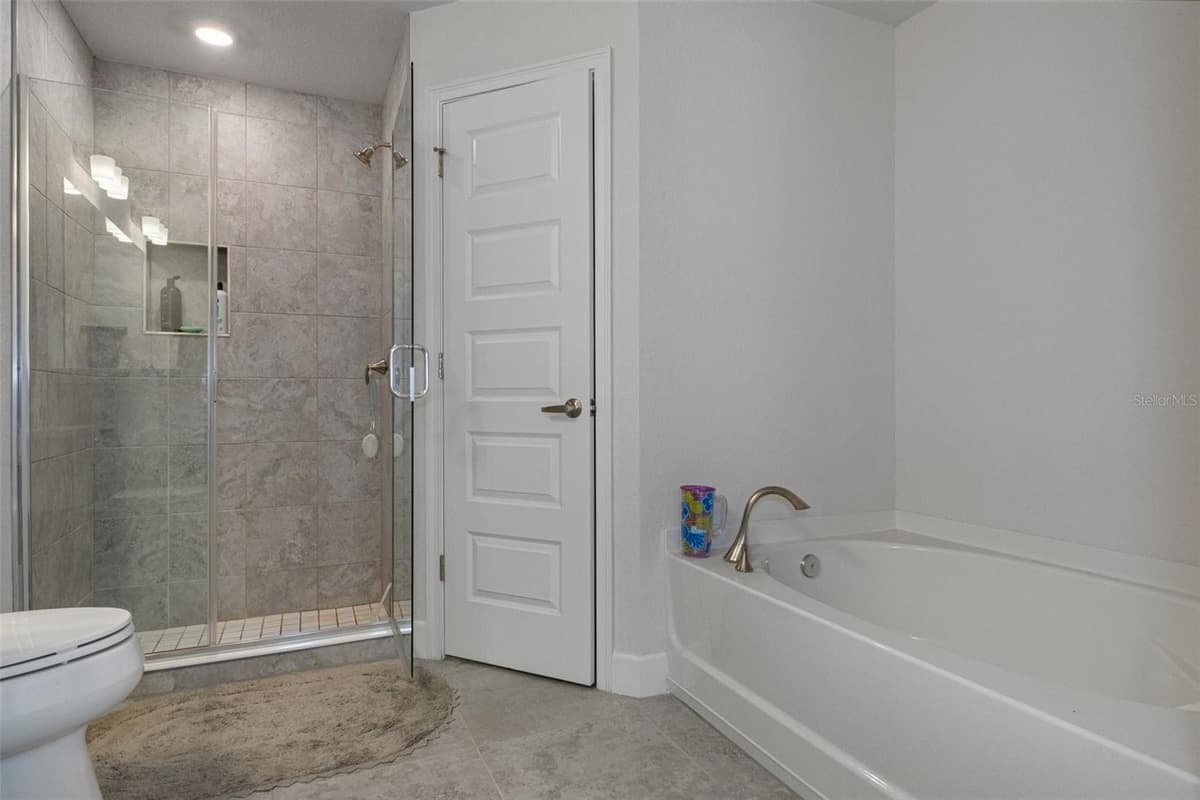 5139 JENSON AVENUE — photo 26 of 44