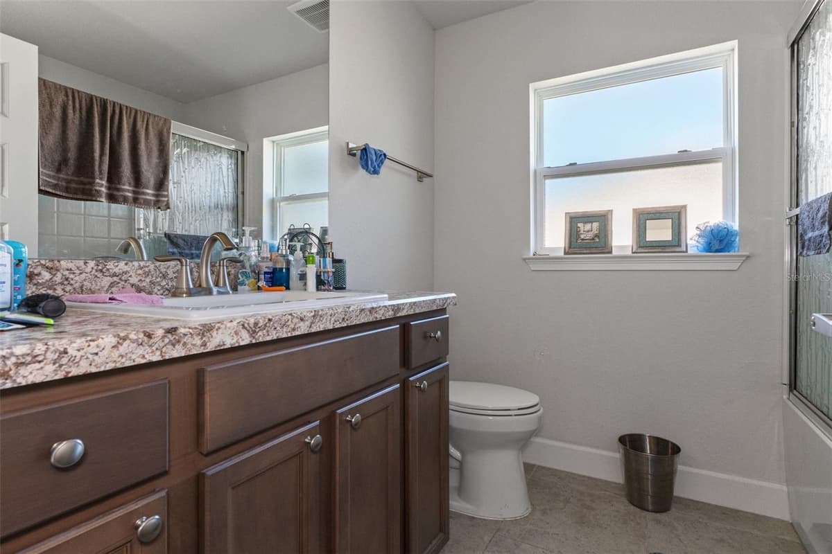 5139 JENSON AVENUE — photo 36 of 44