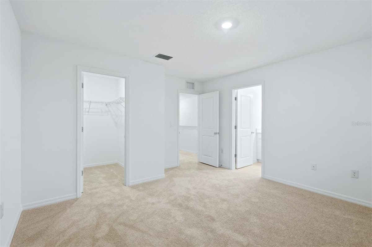 8417 LUNAR SKYE STREET — photo 15 of 33