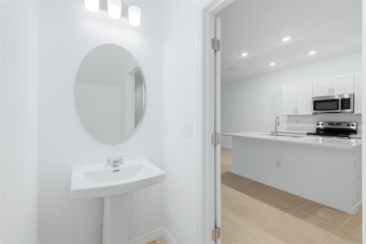 8417 LUNAR SKYE STREET — photo 13 of 33