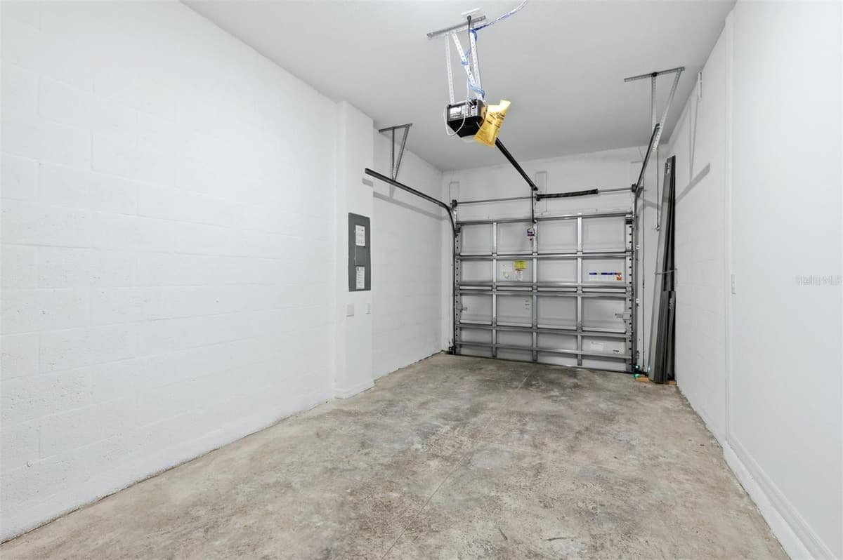 8417 LUNAR SKYE STREET — photo 29 of 33