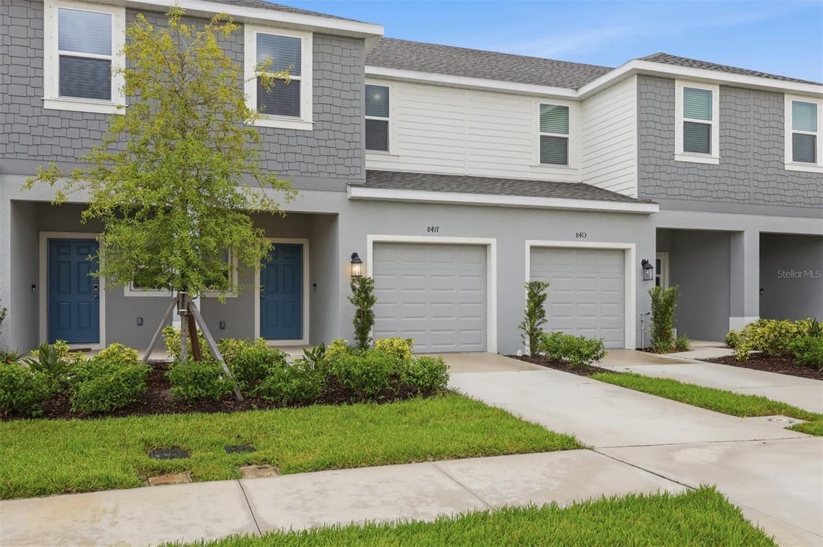 8417 LUNAR SKYE STREET — photo 1 of 33