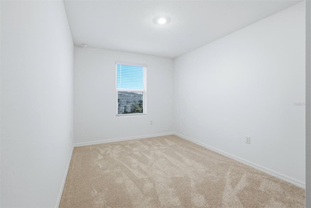 8417 LUNAR SKYE STREET — photo 21 of 33