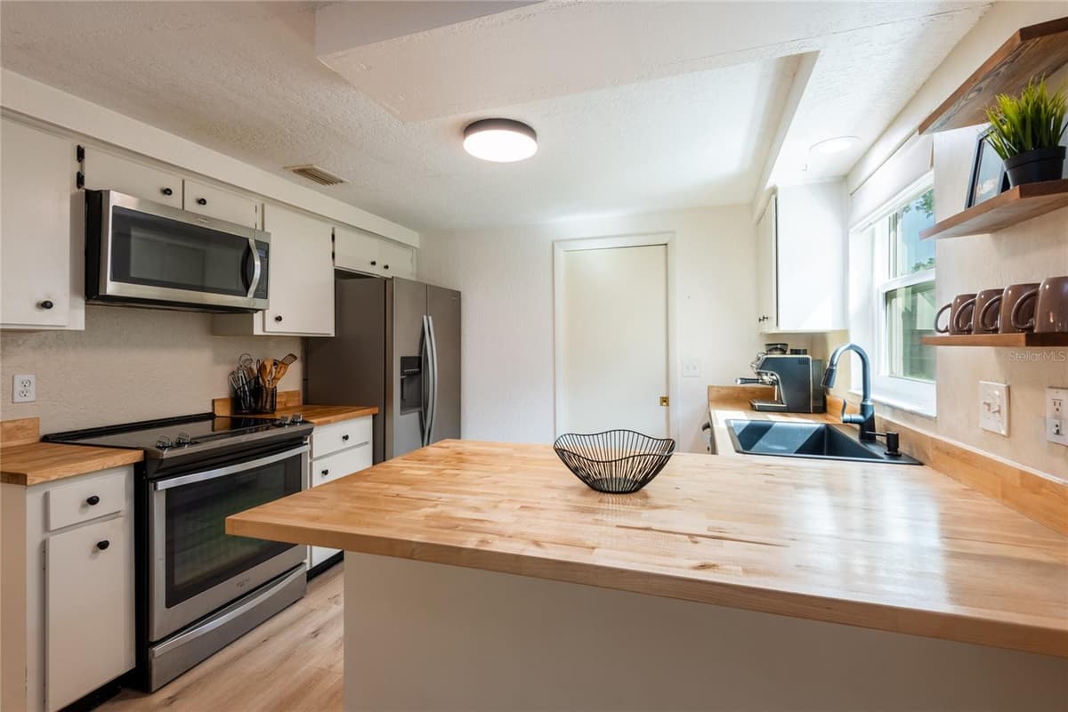 2712 CEDARIDGE DRIVE — photo 11 of 30