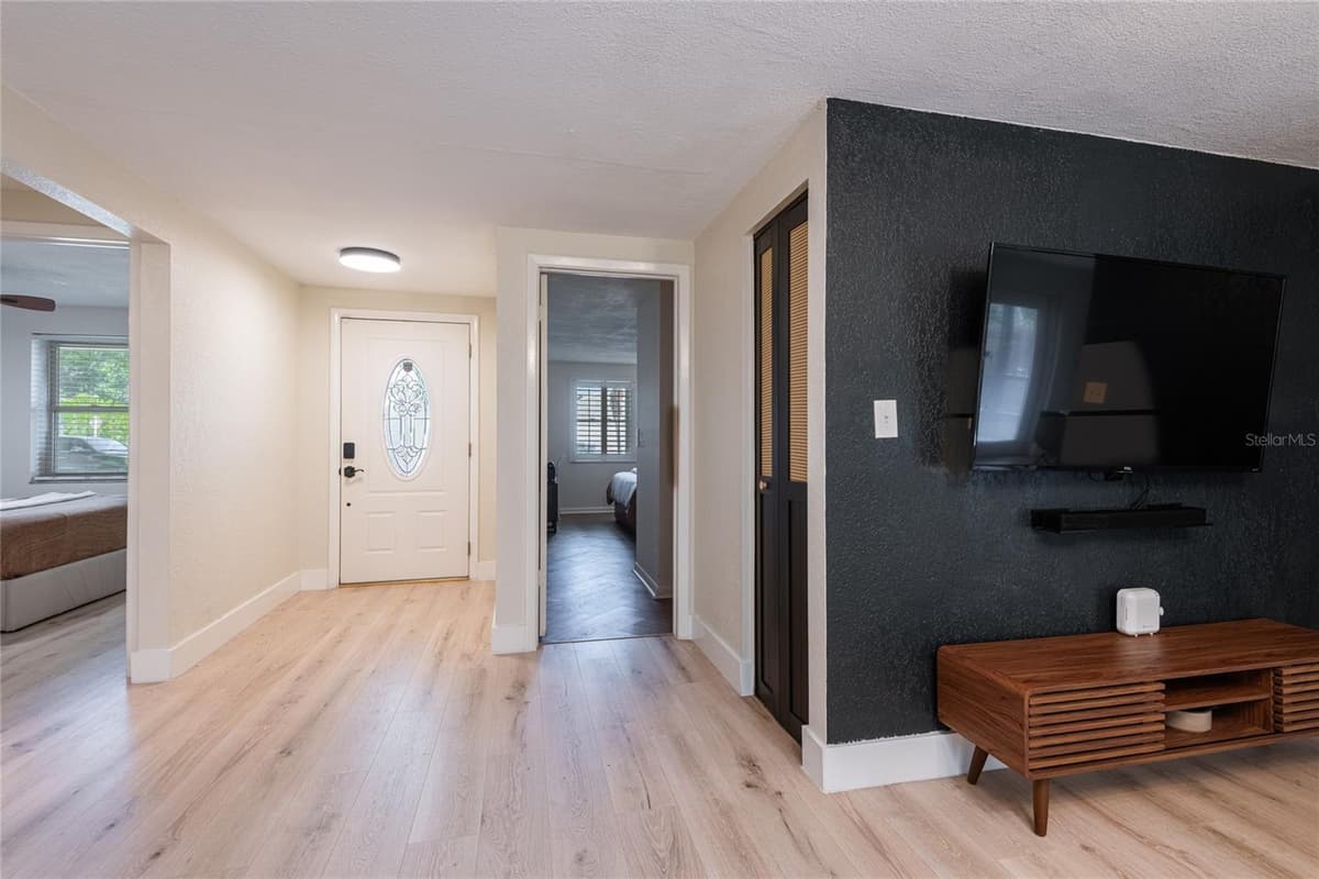 2712 CEDARIDGE DRIVE — photo 4 of 30