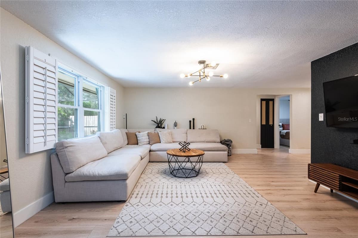 2712 CEDARIDGE DRIVE — photo 6 of 30
