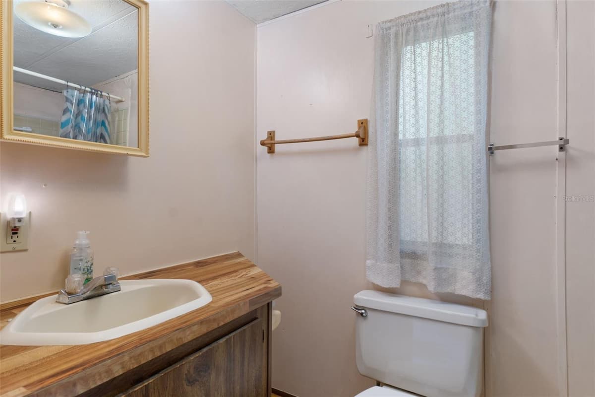 6463 PARK DRIVE — photo 13 of 34