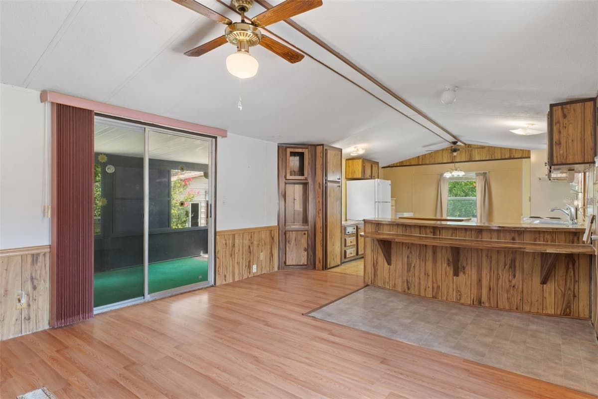 6463 PARK DRIVE — photo 6 of 34
