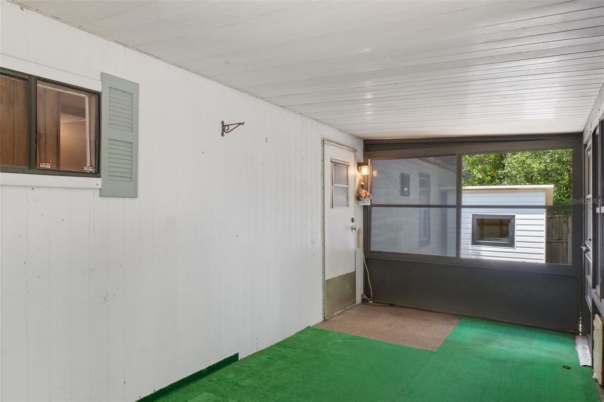6463 PARK DRIVE — photo 18 of 34