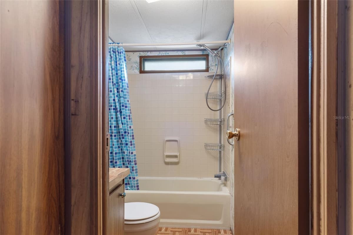 6463 PARK DRIVE — photo 17 of 34