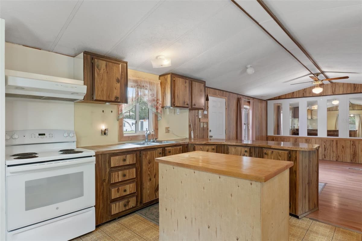 6463 PARK DRIVE — photo 9 of 34