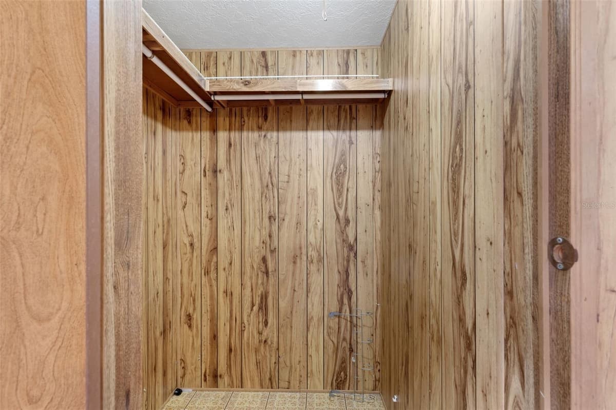 6463 PARK DRIVE — photo 12 of 34