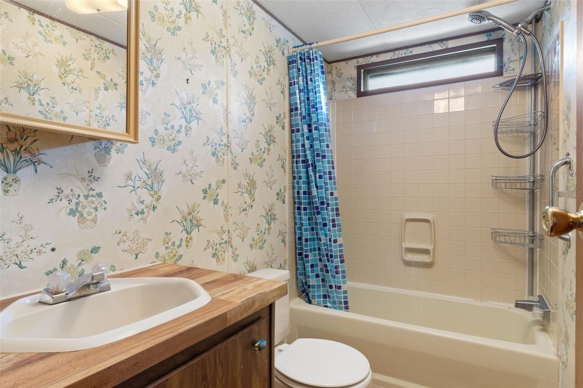 6463 PARK DRIVE — photo 16 of 34