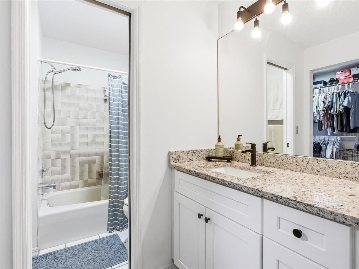 7238 SPINNAKER BOULEVARD — photo 12 of 19
