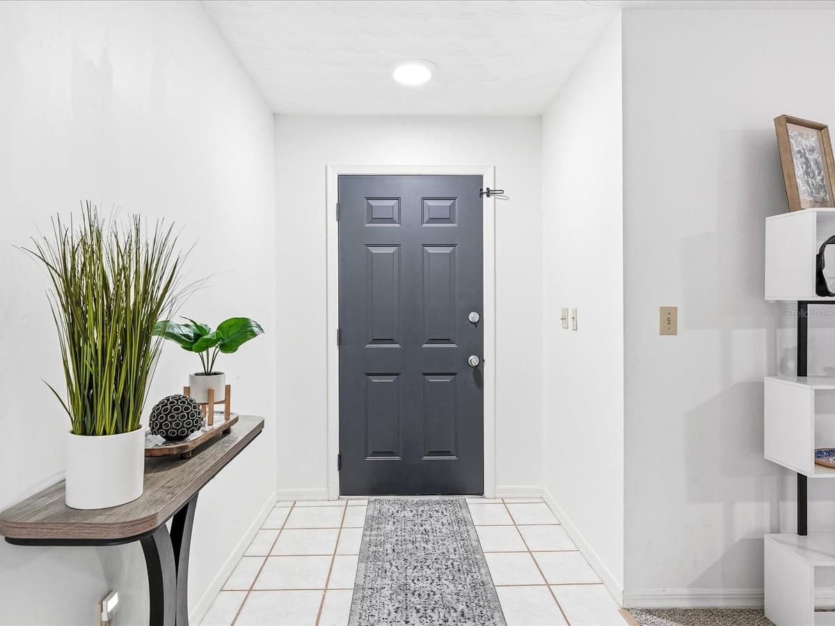 7238 SPINNAKER BOULEVARD — photo 3 of 19