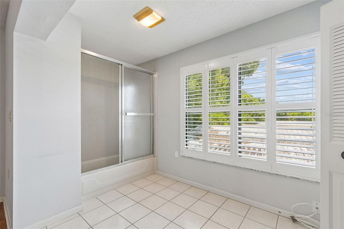 2131 RIDGE ROAD — photo 34 of 51