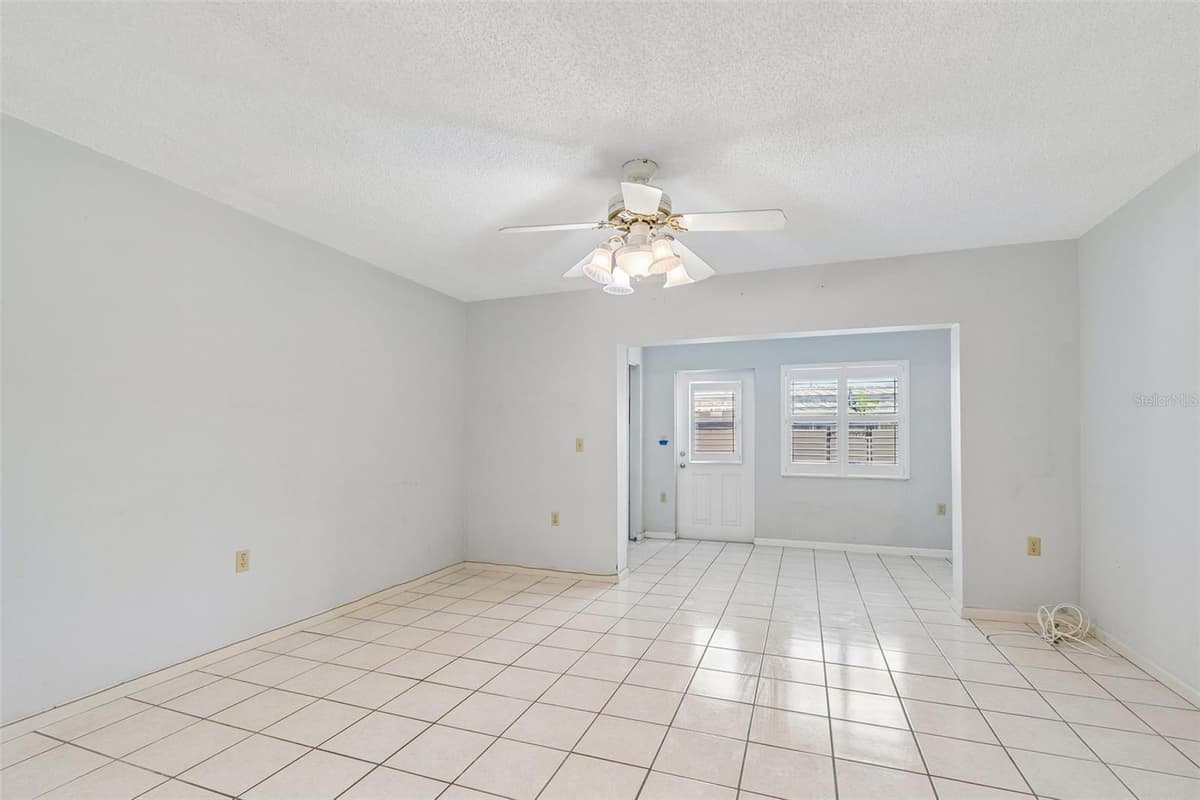 2131 RIDGE ROAD — photo 15 of 51