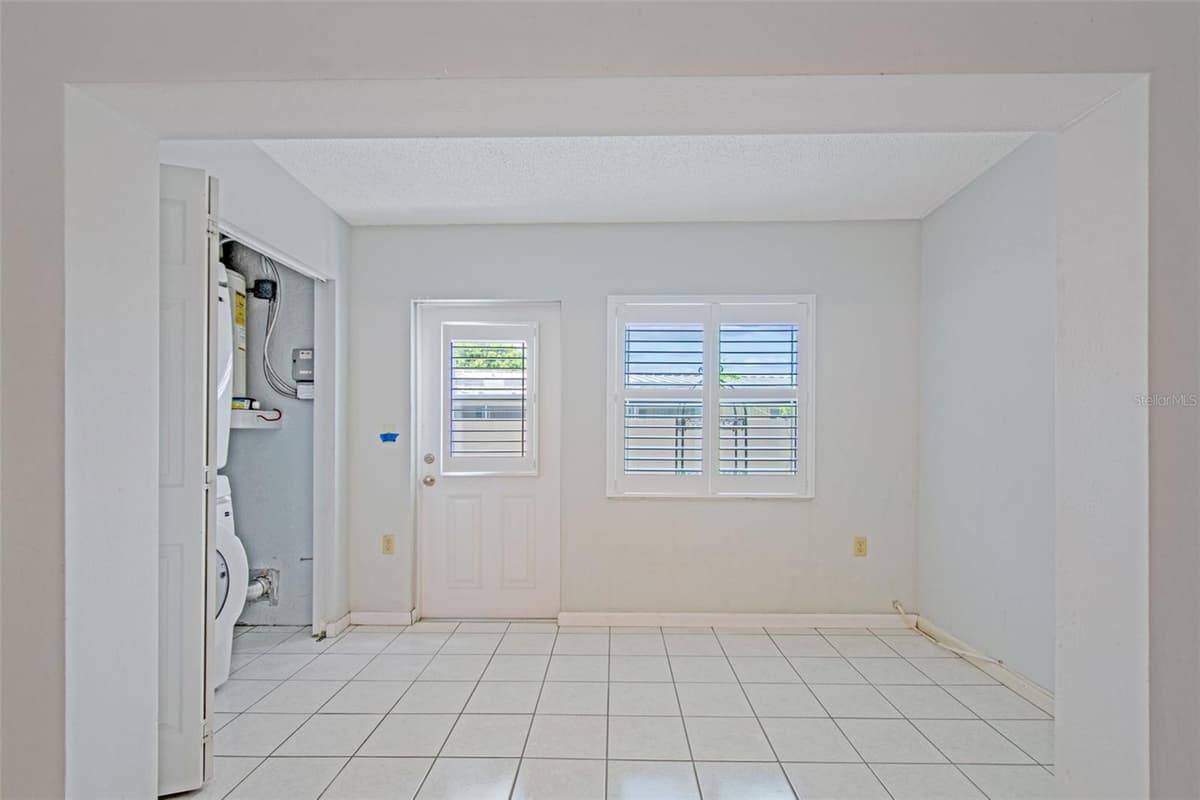 2131 RIDGE ROAD — photo 16 of 51