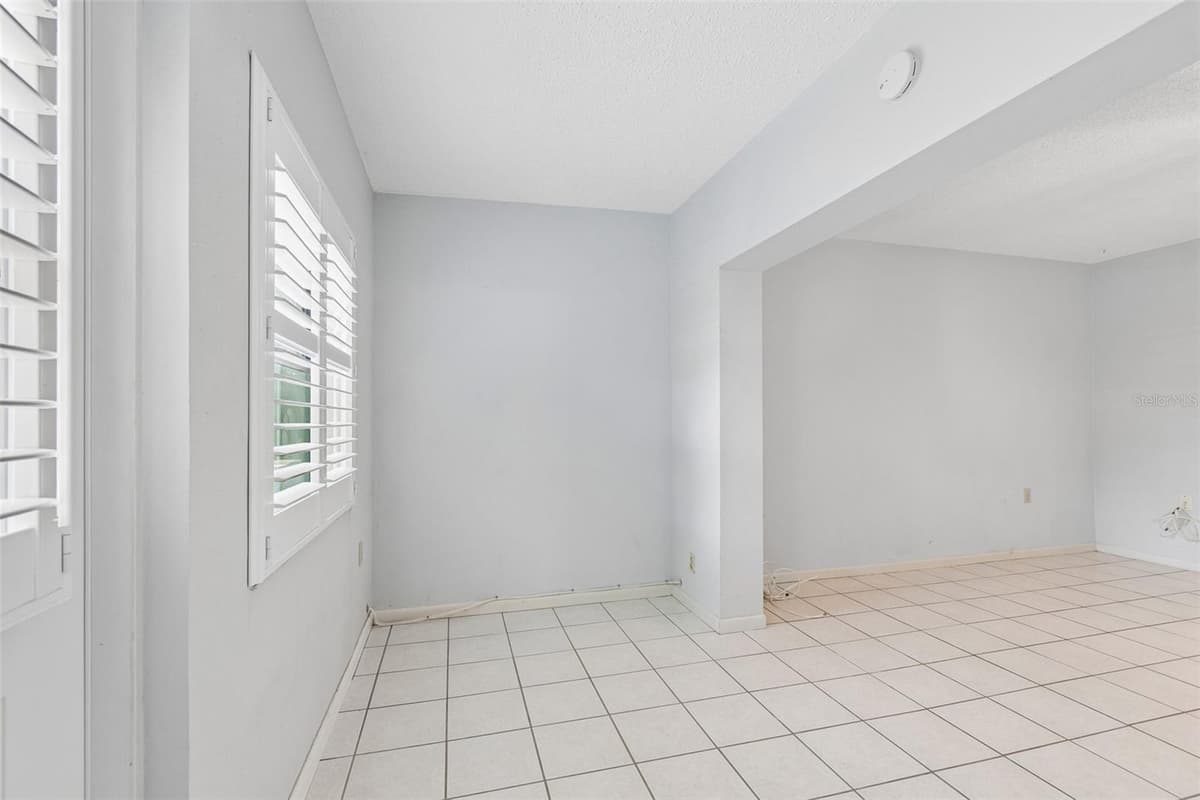 2131 RIDGE ROAD — photo 18 of 51