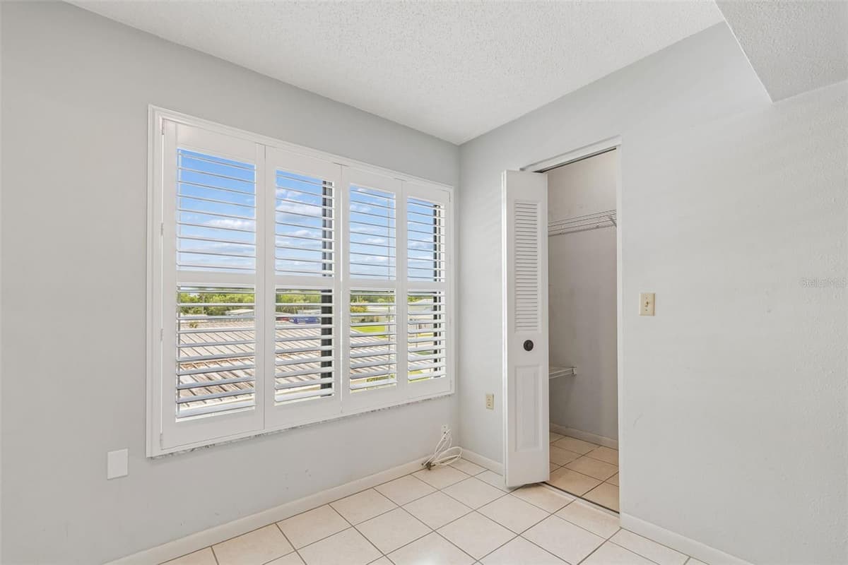 2131 RIDGE ROAD — photo 35 of 51