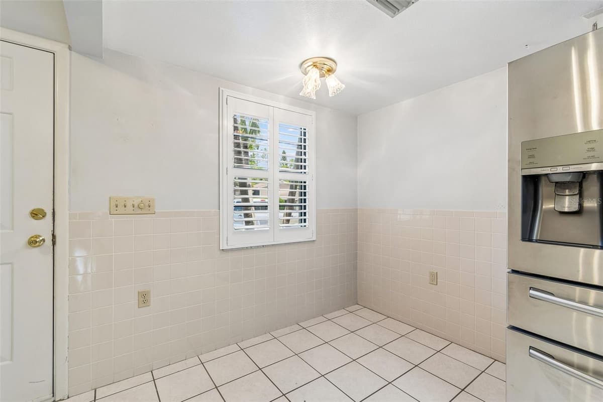 2131 RIDGE ROAD — photo 6 of 51