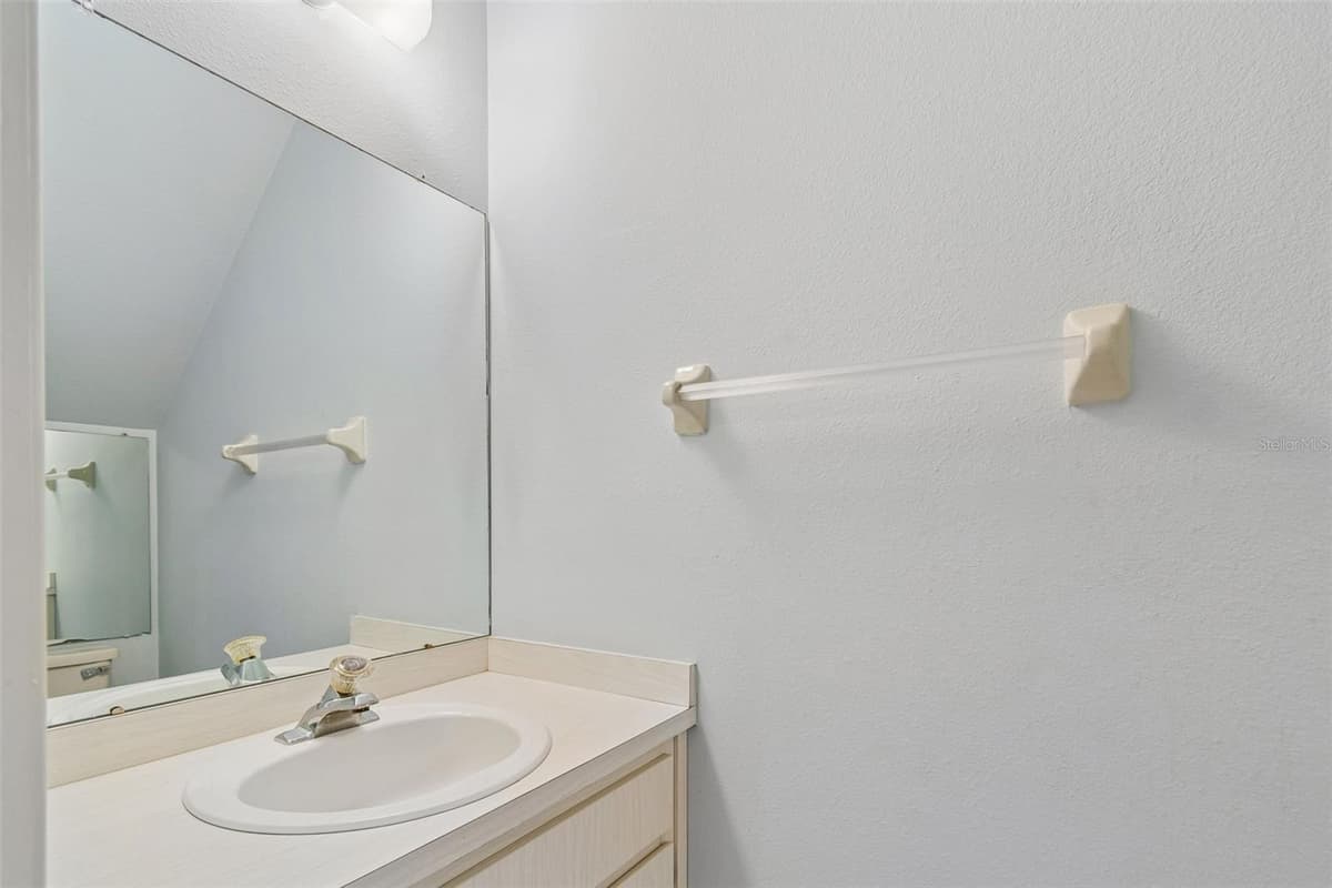 2131 RIDGE ROAD — photo 13 of 51