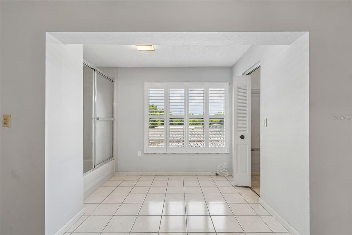 2131 RIDGE ROAD — photo 33 of 51