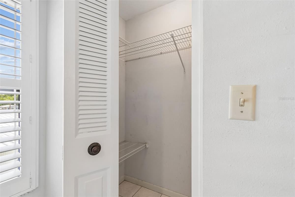 2131 RIDGE ROAD — photo 36 of 51
