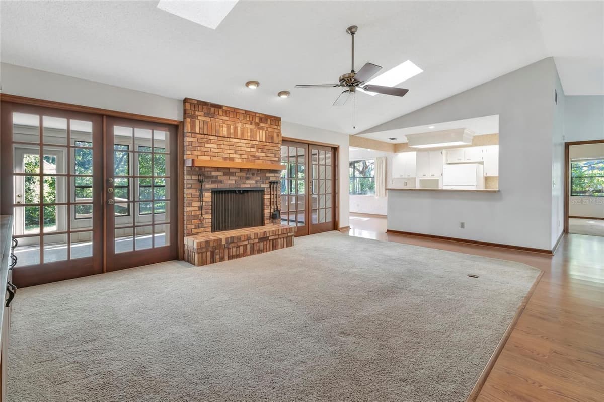 18426 VILLA CITY ROAD — photo 8 of 45
