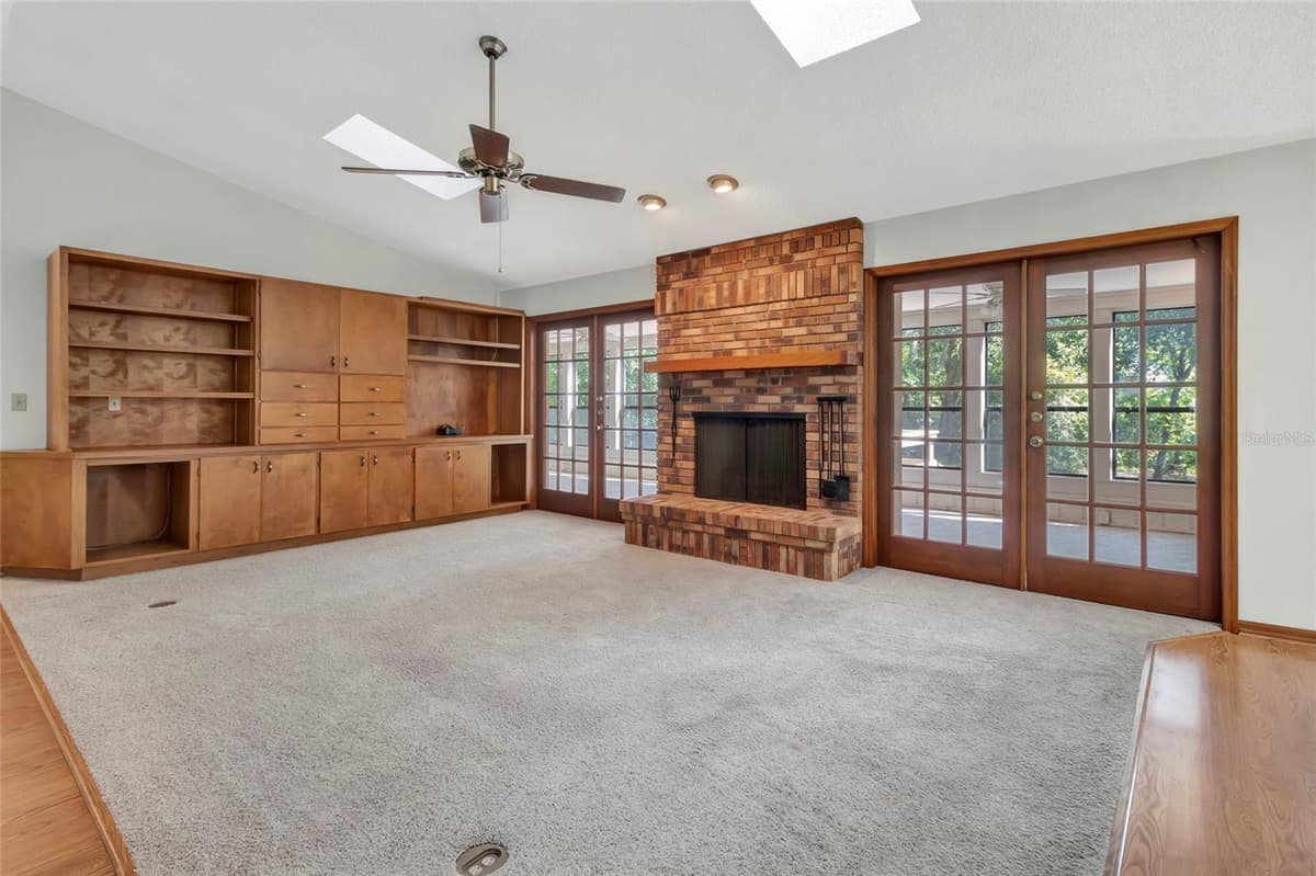 18426 VILLA CITY ROAD — photo 7 of 45