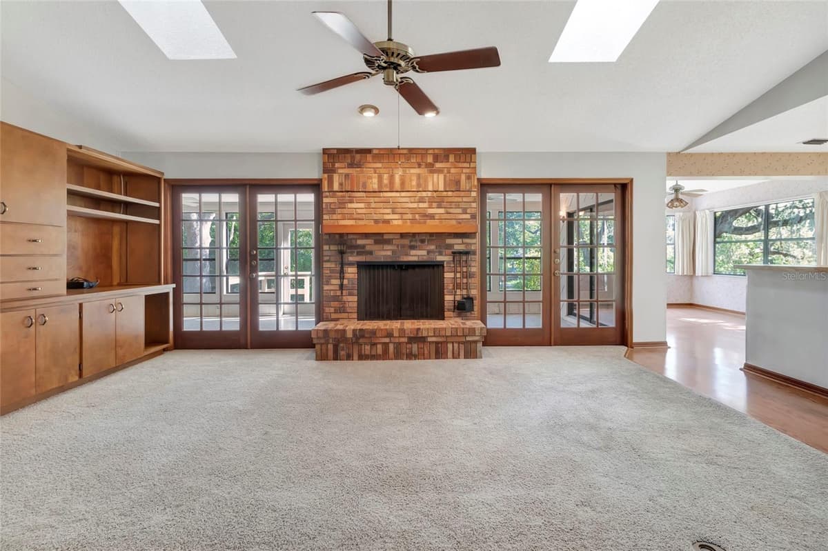 18426 VILLA CITY ROAD — photo 6 of 45