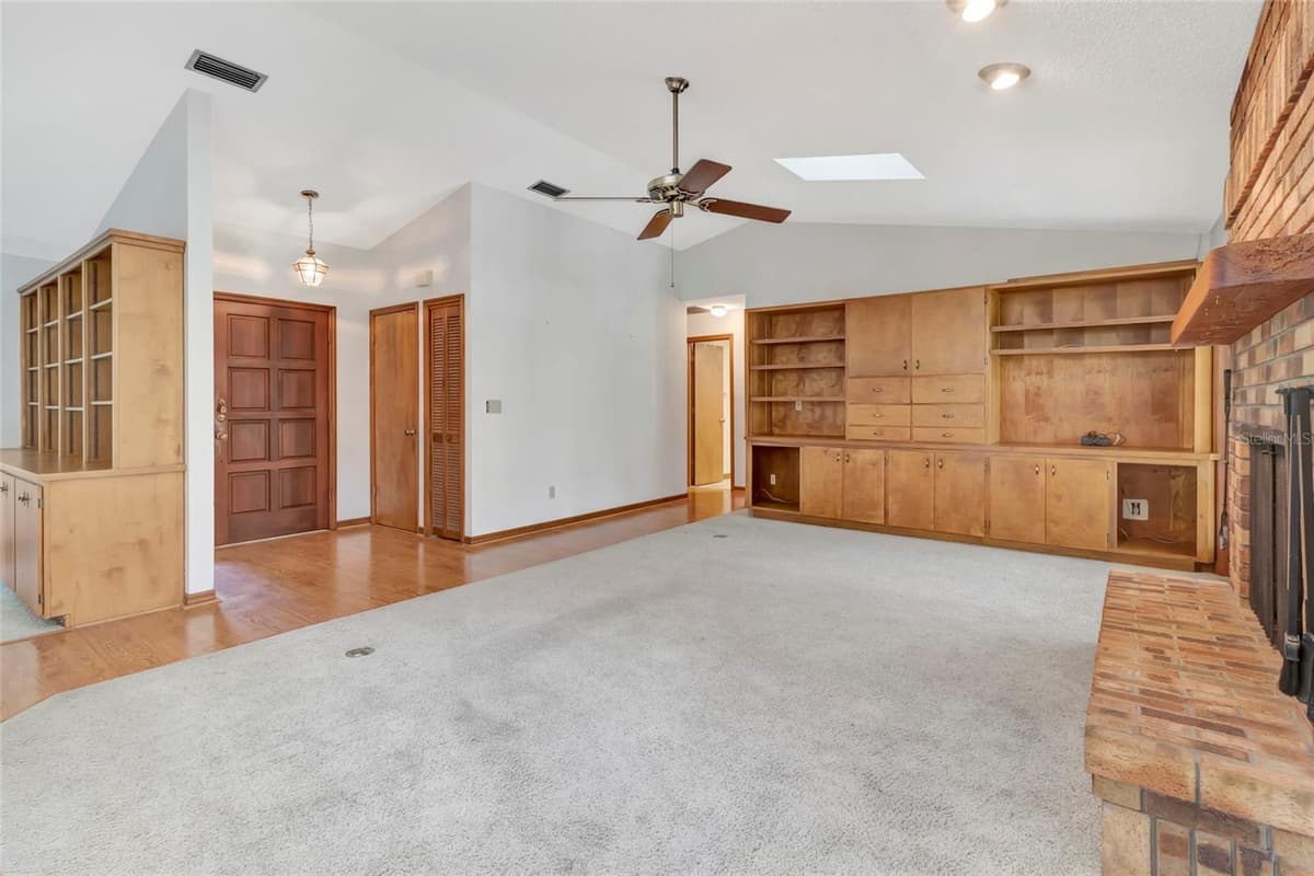 18426 VILLA CITY ROAD — photo 10 of 45