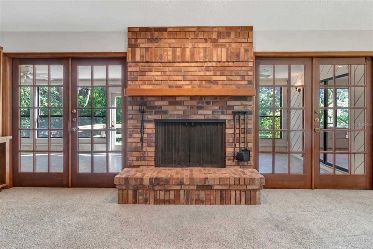 18426 VILLA CITY ROAD — photo 5 of 45