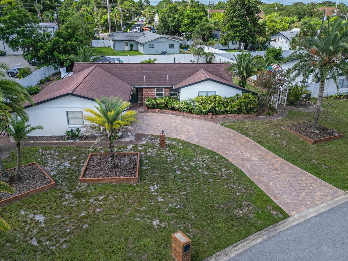 2826 AMBERGATE ROAD — photo 45 of 46