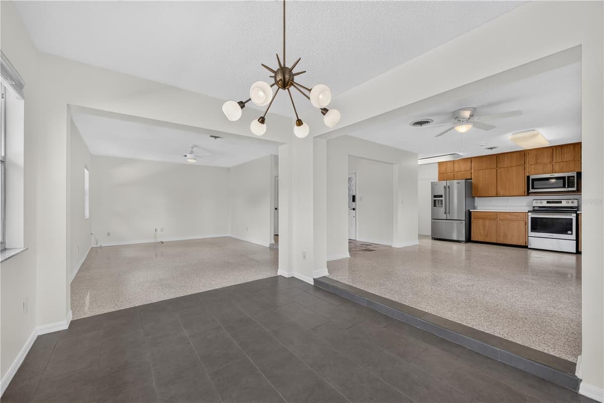 2826 AMBERGATE ROAD — photo 32 of 46