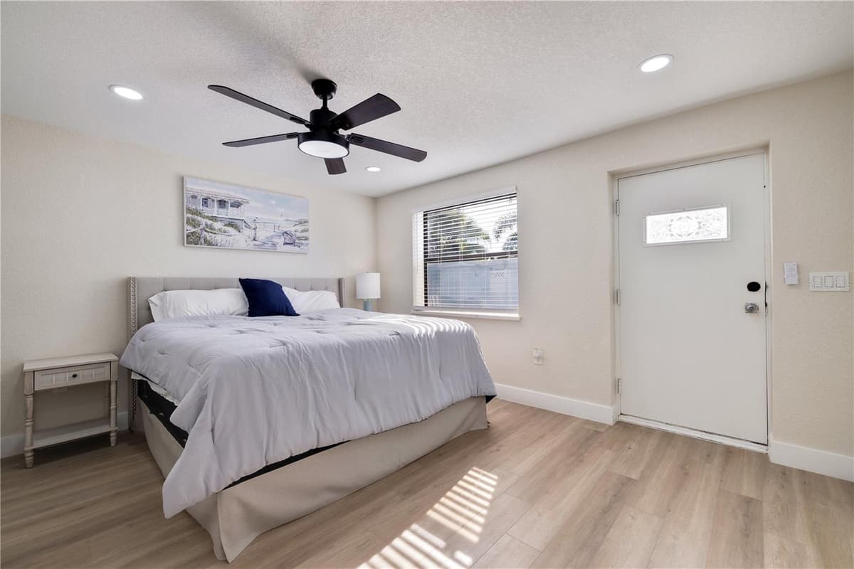 490 82ND AVENUE — photo 18 of 33