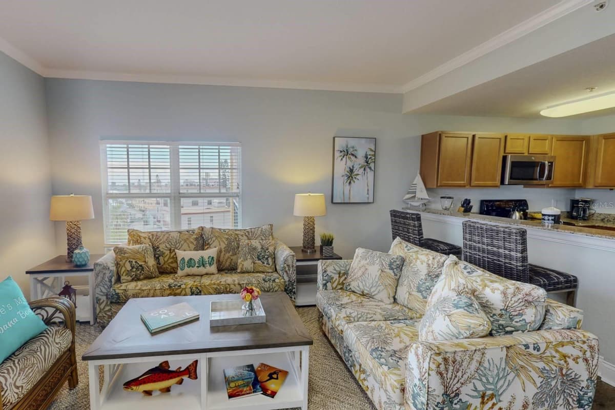 10315 GULF BOULEVARD — photo 7 of 36