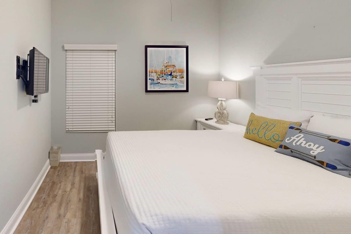 10315 GULF BOULEVARD — photo 15 of 36