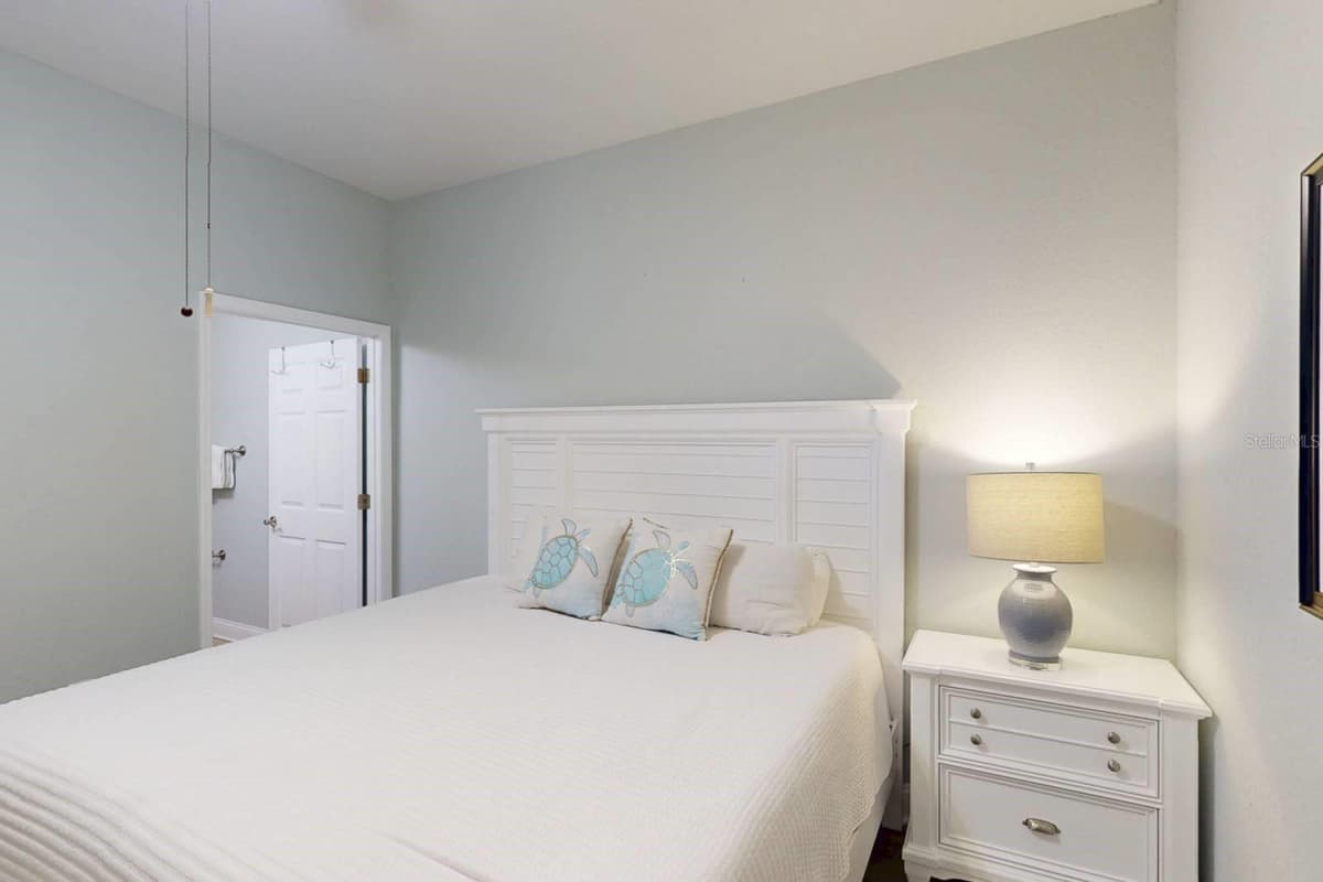 10315 GULF BOULEVARD — photo 18 of 36