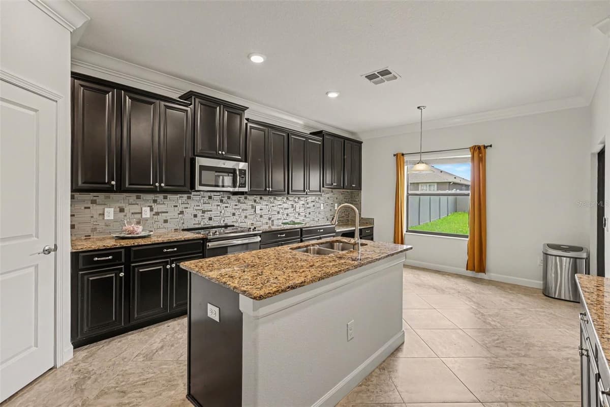 12005 CINNAMON FERN DRIVE — photo 10 of 25
