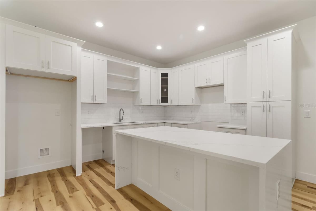 8580 PRICE BOULEVARD — photo 19 of 54