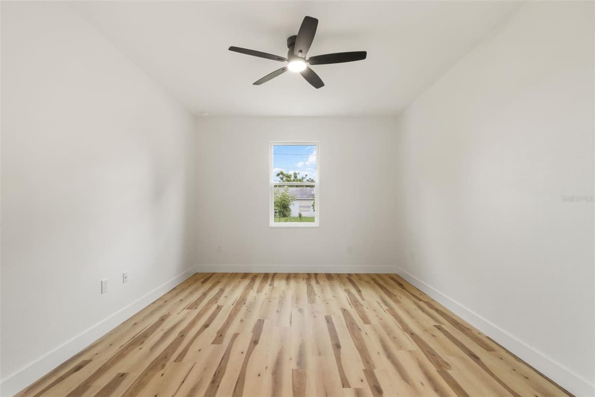 8580 PRICE BOULEVARD — photo 25 of 54