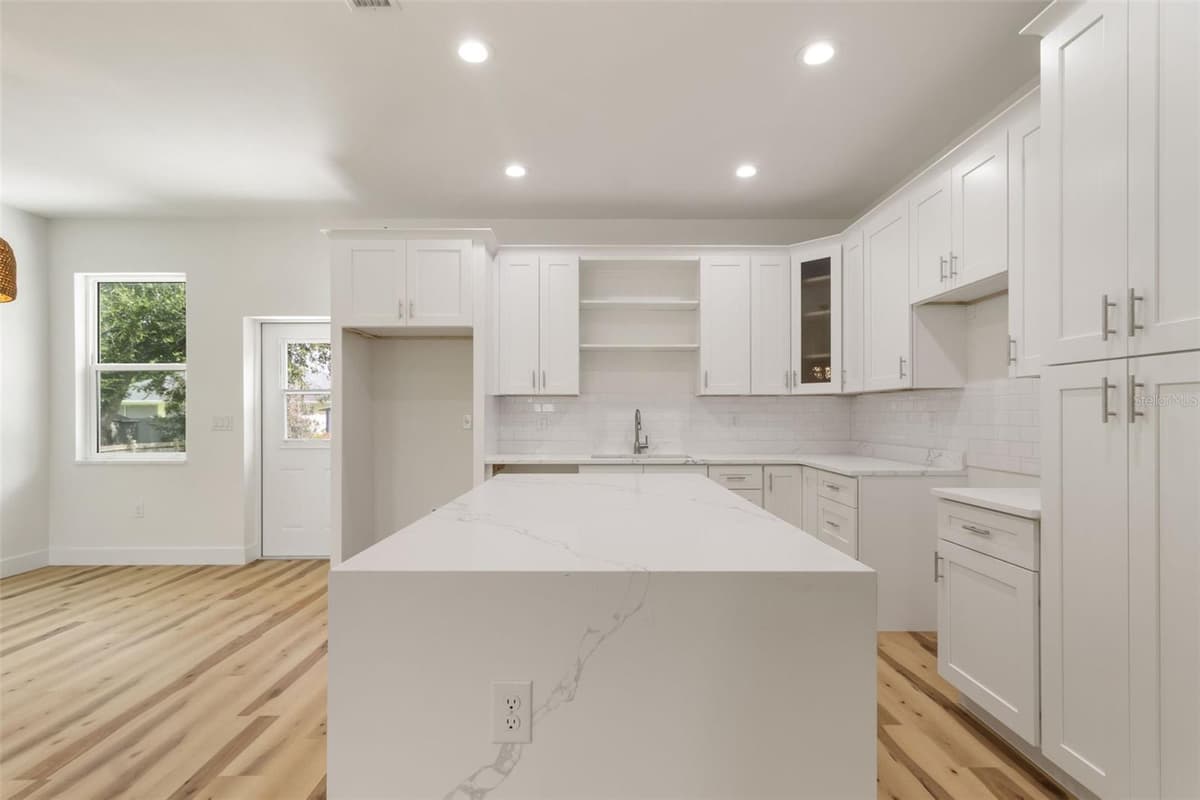 8580 PRICE BOULEVARD — photo 20 of 54