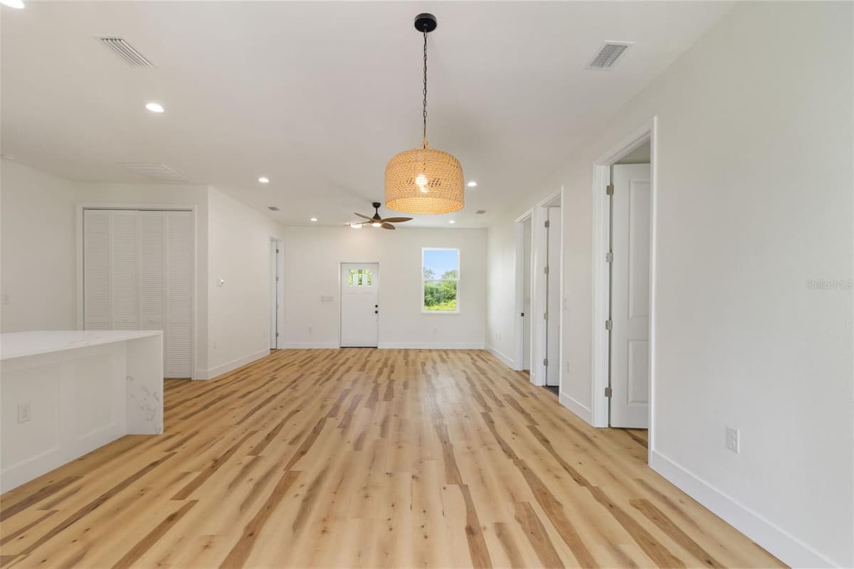 8580 PRICE BOULEVARD — photo 14 of 54