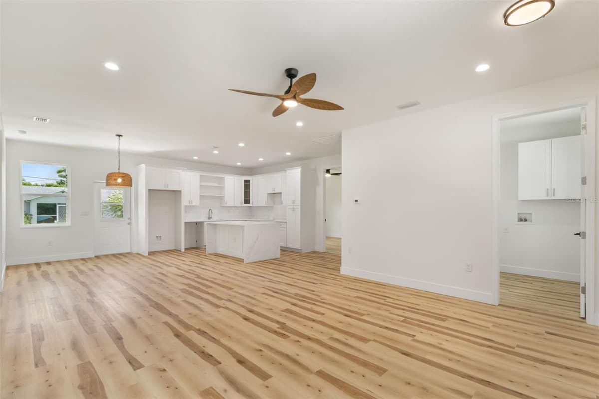 8580 PRICE BOULEVARD — photo 10 of 54
