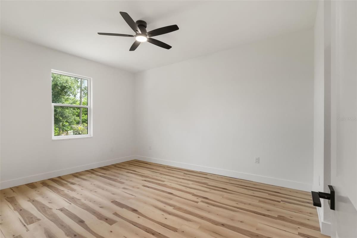 8580 PRICE BOULEVARD — photo 22 of 54