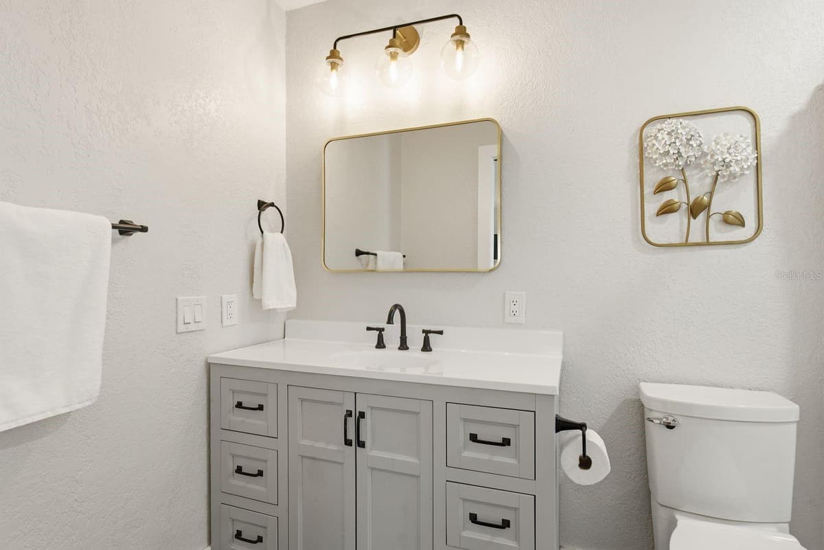 2168 VICTORIA DRIVE — photo 19 of 37