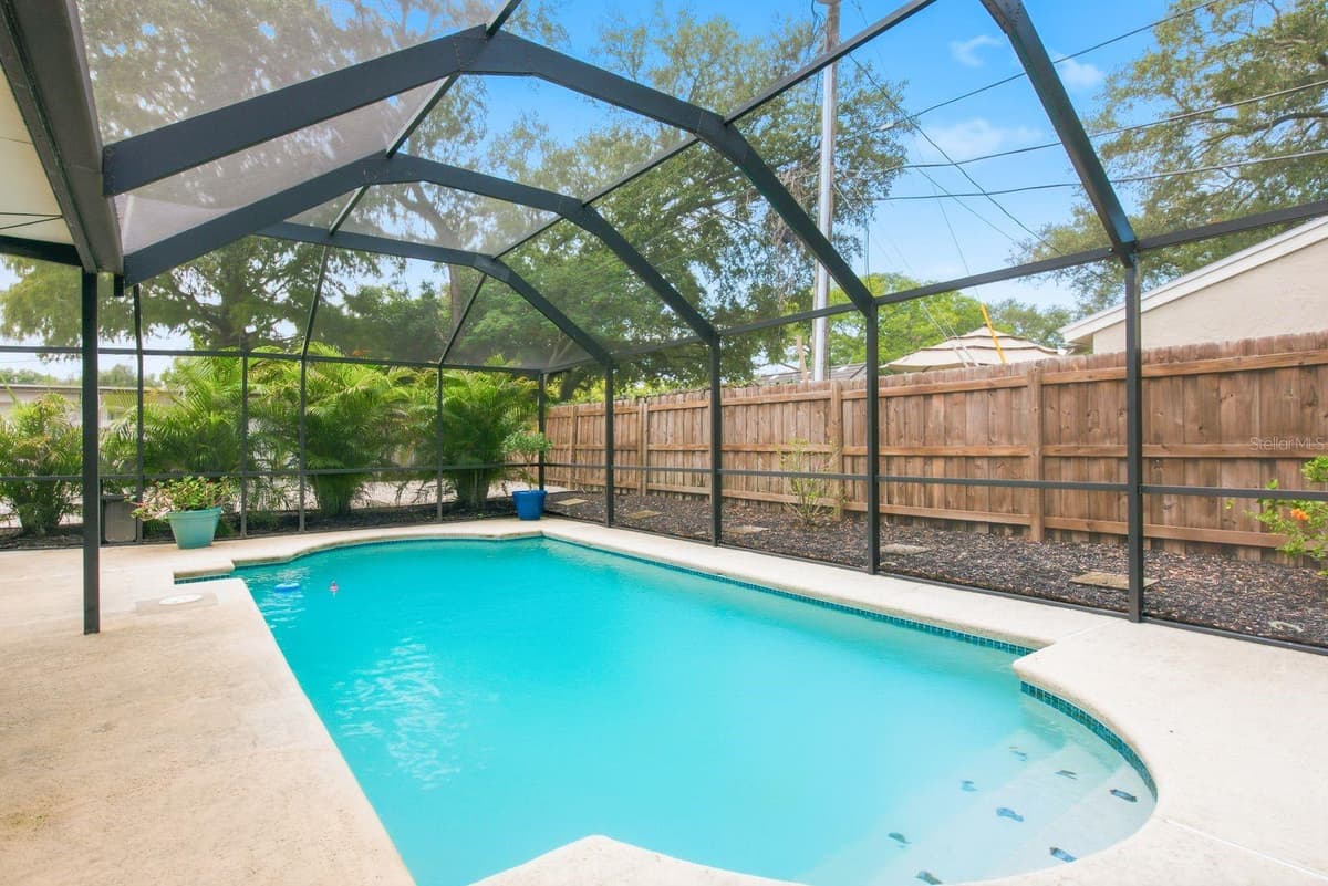2168 VICTORIA DRIVE — photo 28 of 37