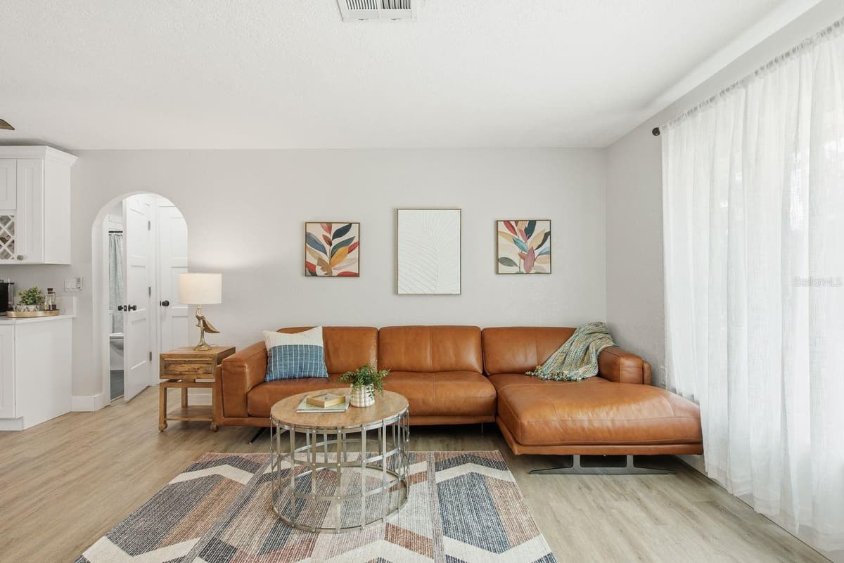 2168 VICTORIA DRIVE — photo 8 of 37